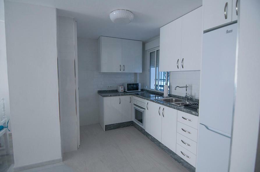 Luminoso Y Fresco Apartamento En 2ª Linea De Playa Фуэнхирола Экстерьер фото